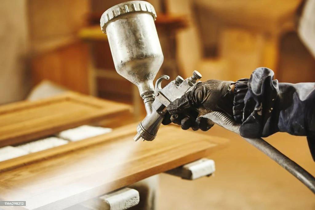 wood coating with polyurethane lacquer and plant based oils